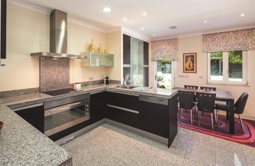 Vilamoura Villa | Luxury villa with golf view in the heart of Vilamoura, heated pool