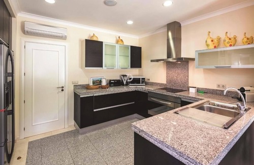 Vilamoura Villa | Luxury villa with golf view in the heart of Vilamoura, heated pool
