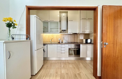Cavacos Apartment | Quarteira Central 3 by Homing