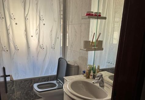 Amadora Apartment | Quarto confortável em apartamento familiar