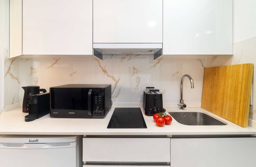 Sao Cristovao e Sao Lourenco Apartment | Quiet Retreat Just Minutes from the Buzz
