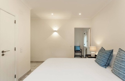 Lagos Hotel | Quiet Suite for Peace Seekers Between Two Charming Algarve Beach Locations