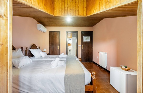 Rio Caldo House | Quinta da Carvalha quarto11