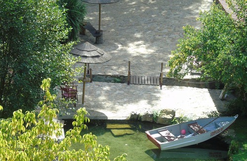 Molares Cottage | Quinta da Chouza AGROTURISM and ENOTURISM MOINHO G - Private beach - Free Wifi