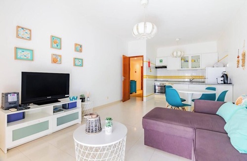 Alporchinhos Apartment | Quinta das Palmeiras Pool & Beach Stay