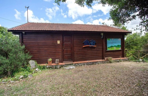 Lourinha House | Quinta Do Castelo - Family Country House with Mountain View, Wi-Fi and Air Conditioning