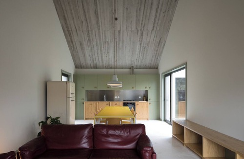 Espadanedo House | Quinta do Lodao, a renovated farmhouse on the banks of the Douro River with a swimming pool.