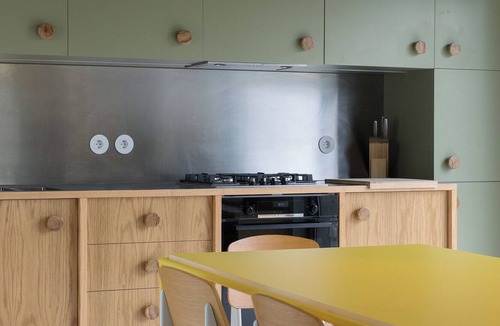 Espadanedo House | Quinta do Lodao, a renovated farmhouse on the banks of the Douro River with a swimming pool.