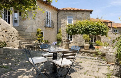 Vila do Conde House | Quinta Esmeralda - “Kiwi House” Countryside Farm Stay Near Porto & Douro