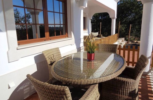 Fonte do Bispo Villa | QUINTA SANTHI, Foupana