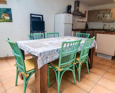 Oliveira do Hospital House | Quinta Sarnadela - private rooms with shared kitchen