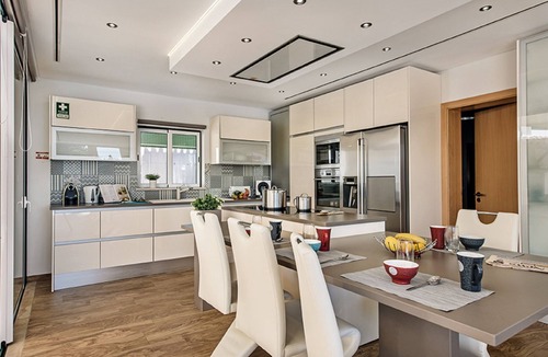 Tunes House | Quinta Valente VIP Properties by Interhome