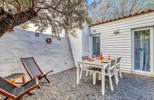 Mato Serrao Ski Chalet | Quintal da Oliveira, charming traditional cottage in Carvoeiro close to the centre