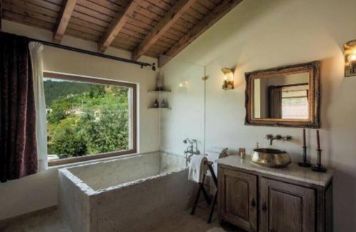 Nossa Senhora do Pranto Bed & Breakfast | Rainha Santa Isabel Suite - River view