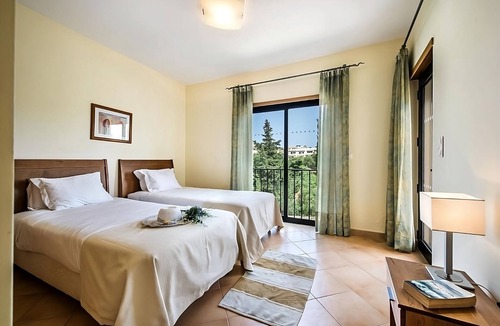 Praia da Luz Hotel | Rare Find! Comfortable 2BR with Kitchen, 3 Swimming Pools, Free Parking!