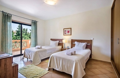 Praia da Luz Hotel | Rare Find! Comfortable 2BR with Kitchen, 3 Swimming Pools, Free Parking!