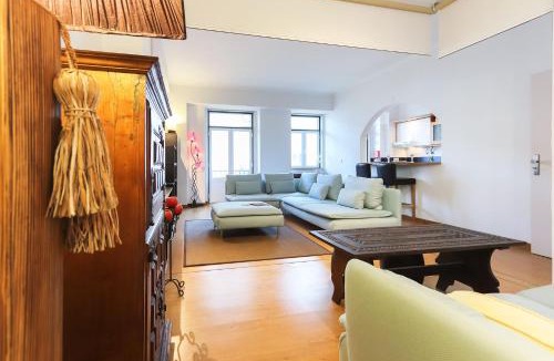 Santa Isabel Apartment | Rato Elegant by Hosty