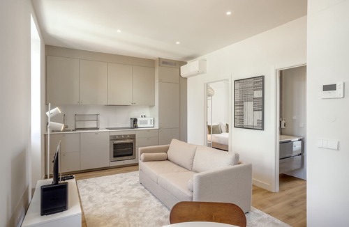 Santa Isabel Apartment | Rato Modern by Homing