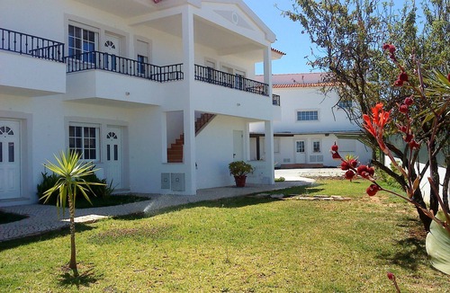 Vale de Carro Condo | RC - Pata Residence! Fantastic apartment, 5 min. Falésia beach and center!B