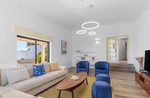 Funchal Villa | Relaxing Lagos Villa with Private Pool, 6 Min Beach