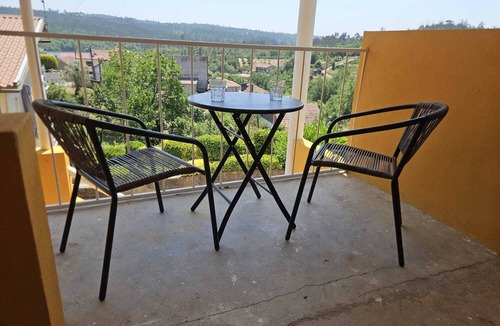 Santa Comba Dao House | Relaxing riverside escape and stunning sunset views