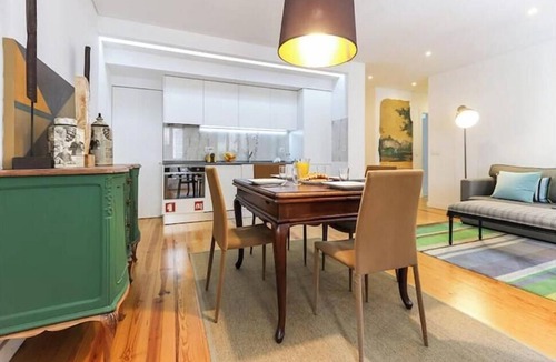 Santo Antonio Apartment | Renovated luxury apartment on Av. da Liberdade with AC, parking, and an elevator