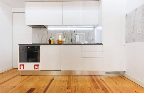 Santo Antonio Apartment | Renovated luxury apartment on Av. da Liberdade with AC, parking, and an elevator