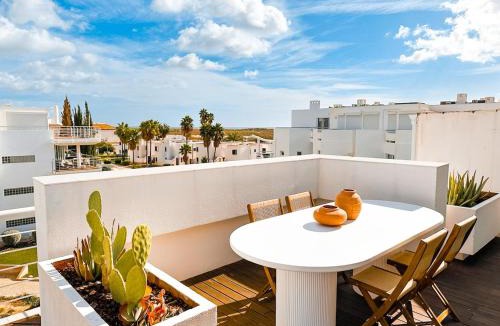 Cabanas Apartment | Resort Penthouse sea view, 2 pools and private beach
