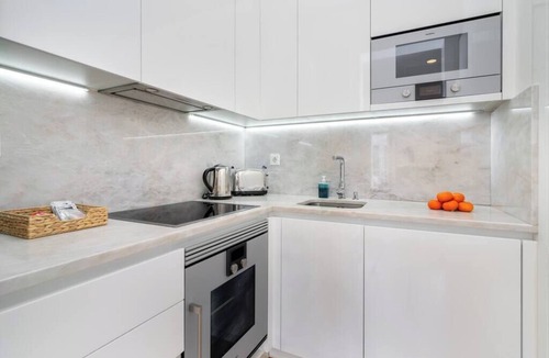 Baixa Apartment | Restauradores Deluxe | Prime Location w/Lift