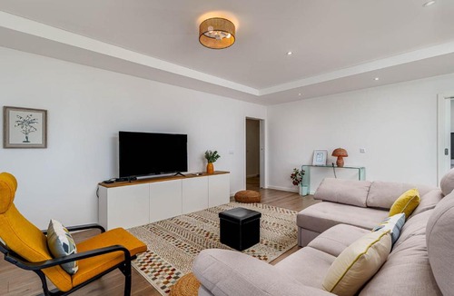 Linda-a-Velha Apartment | Retiro dos Freixos - 15 Min from Lisbon & Cascais