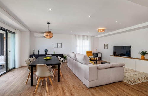Linda-a-Velha Apartment | Retiro dos Freixos - 15 Min from Lisbon & Cascais