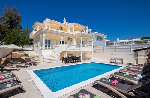 Sesmarias Villa | Retreat w/Heatable Pool and BBQ in Galé