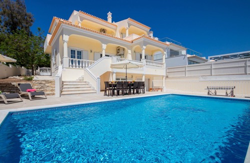 Sesmarias Villa | Retreat w/Heatable Pool and BBQ in Galé