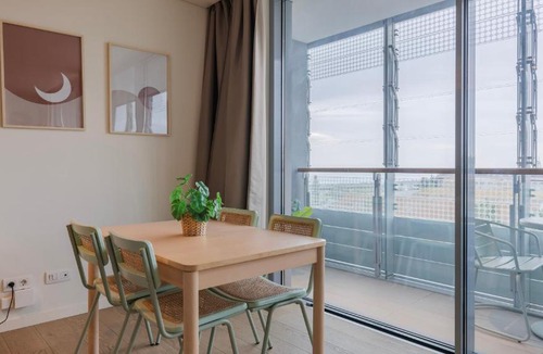 Marvila Apartment | River View 1BDR Apartment by LovelyStay