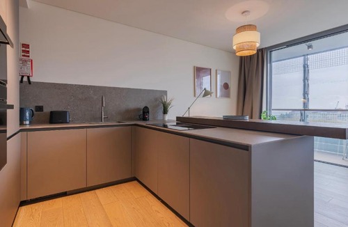 Marvila Apartment | River View 1BDR Apartment by LovelyStay