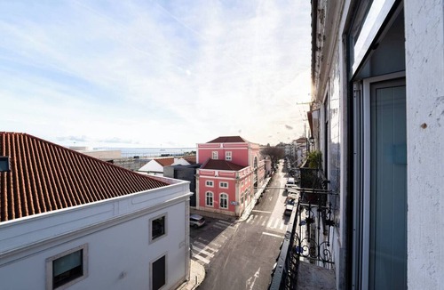Santo Estevao Apartment | Riverfront Elegance | 4+1BR Spacious Retreat