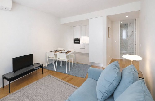 Santa Marinha Apartment | Riverside Bliss Gaia, Porto (B).