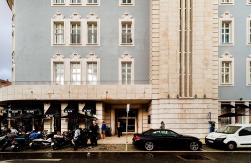 Sao Paulo Apartment | Riverside Flat Steps from Lisbon’s Attractions