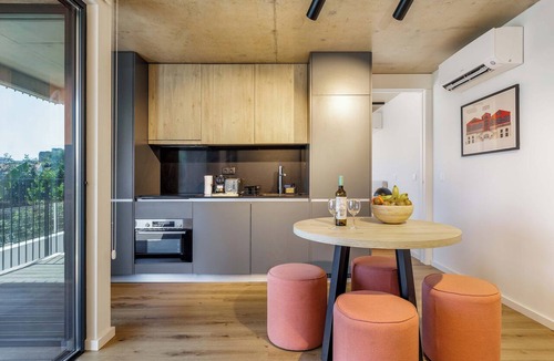Sao Pedro da Afurada Apartment | Riverside Studio Near Porto & Beaches w/WiFi