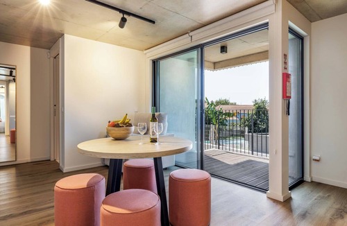Sao Pedro da Afurada Apartment | Riverside Studio Near Porto & Beaches w/WiFi