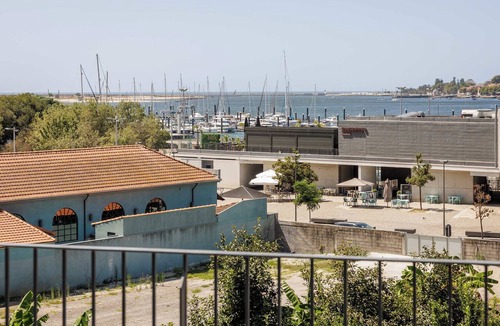 Sao Pedro da Afurada Apartment | Riverside View Apt, Near Porto & Beach