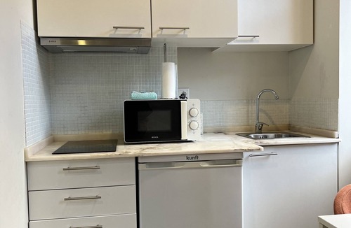 Avenida de Roma Apartment | Romantic and renewed 1 Bedroom Apartamento in Avenida de Roma