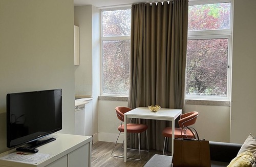 Avenida de Roma Apartment | Romantic and renewed 1 Bedroom Apartamento in Avenida de Roma