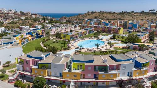 Albufeira Villa | Romantic with private Hot Tub & Parking - big pool - Marina access