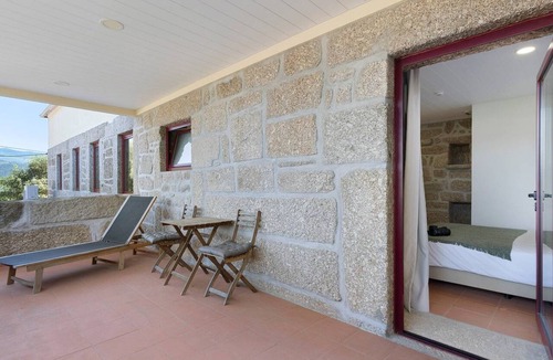 Ribeira Apartment | Room 13 – Balcony at Quinta do Avô with Mountain View, Wi-Fi and Air Conditioning
