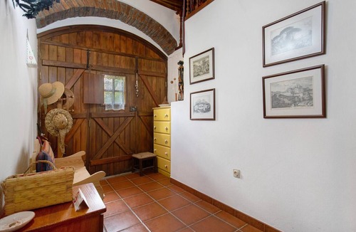 Porto de Mos Apartment | Room at 'Casa Do Largo - First Floor' with Shared Terrace, Shared Garden, and Wi-Fi