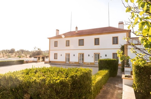 Cabeco de Vide Apartment | Room 'Quarto Duplo Com Wc Privativa 4' with Shared Pool, Wi-Fi and Air Conditioning
