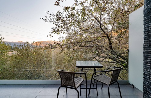 Ventosa Apartment | Room 'Queen 4 - Oak Nature' with Shared Pool, Shared Terrace and Wi-Fi