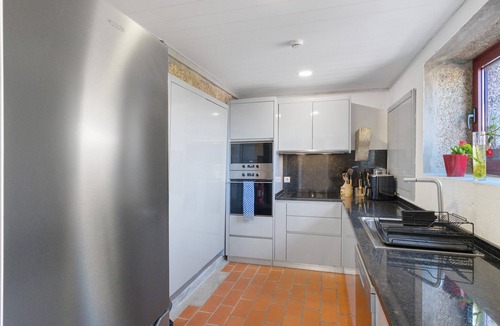 Ribeira Apartment | Room 'Room 14 - Quinta Do Avô' with Mountain View, Wi-Fi and Air Conditioning