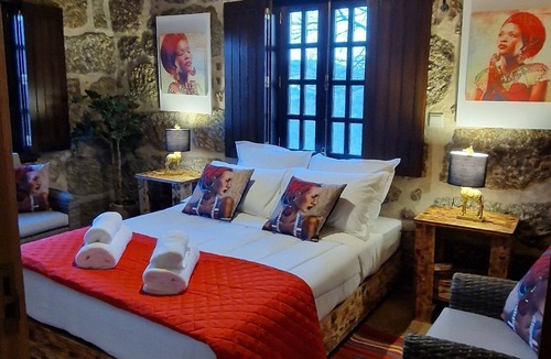 Tondela Bed & Breakfast | Rustic Retreat country house